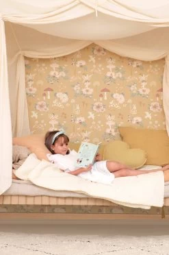 Majvillan Old Garden Mellow Yellow - 138-01 -Trendy Wanddecoratie Wereld majvillan majvillan old garden mellow yellow 138 0 2