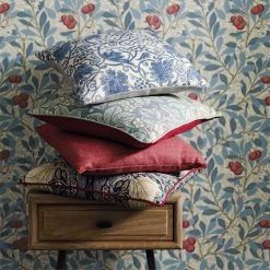 Morris & Co Arbutus Woad/Russet - 214718 -Trendy Wanddecoratie Wereld morris co morris co arbutus woad russet 214718 1
