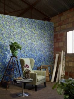 Pierre Frey Les Delphiniums - FP767001 -Trendy Wanddecoratie Wereld pierre frey pierre frey les delphiniums fp767001 1